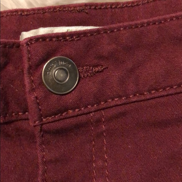Papaya Burgundy Denim Shorts - Picture 4 of 4